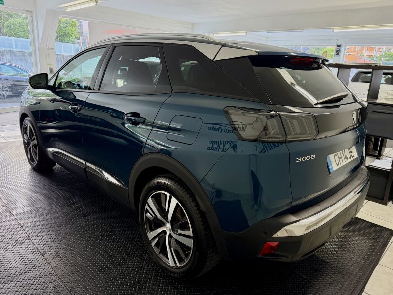 3008 HYbrid