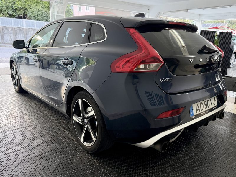 V40 R-design